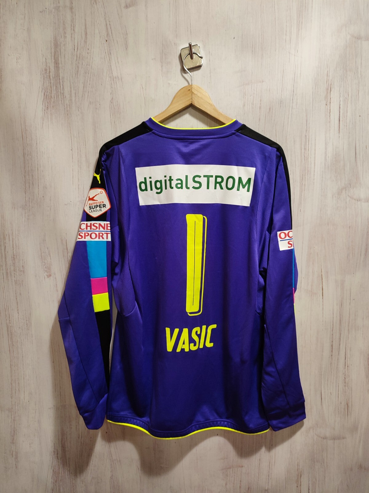 Grasshopper Zurich 2016 2017 GK Size L Puma football jersey goalkeeper L/S Vasic