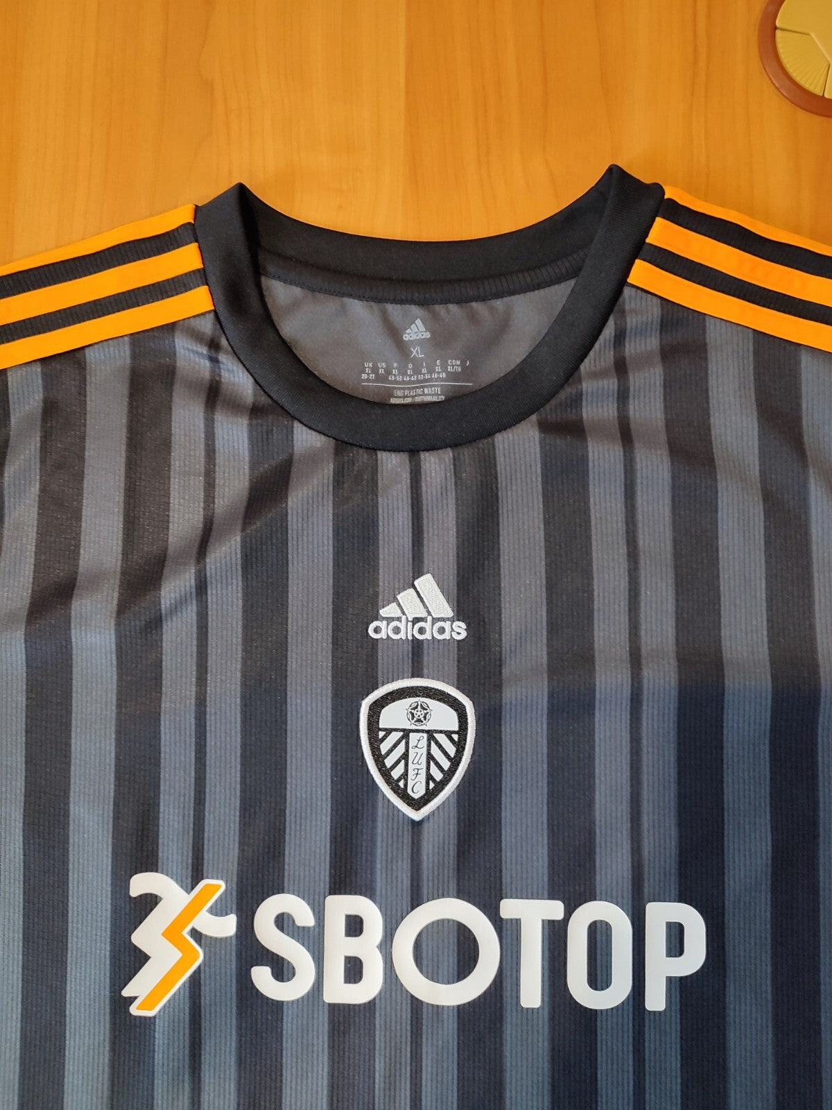 women's FC Leeds United 2022 2023 third Size XL jersey shirt soccer football 3rd