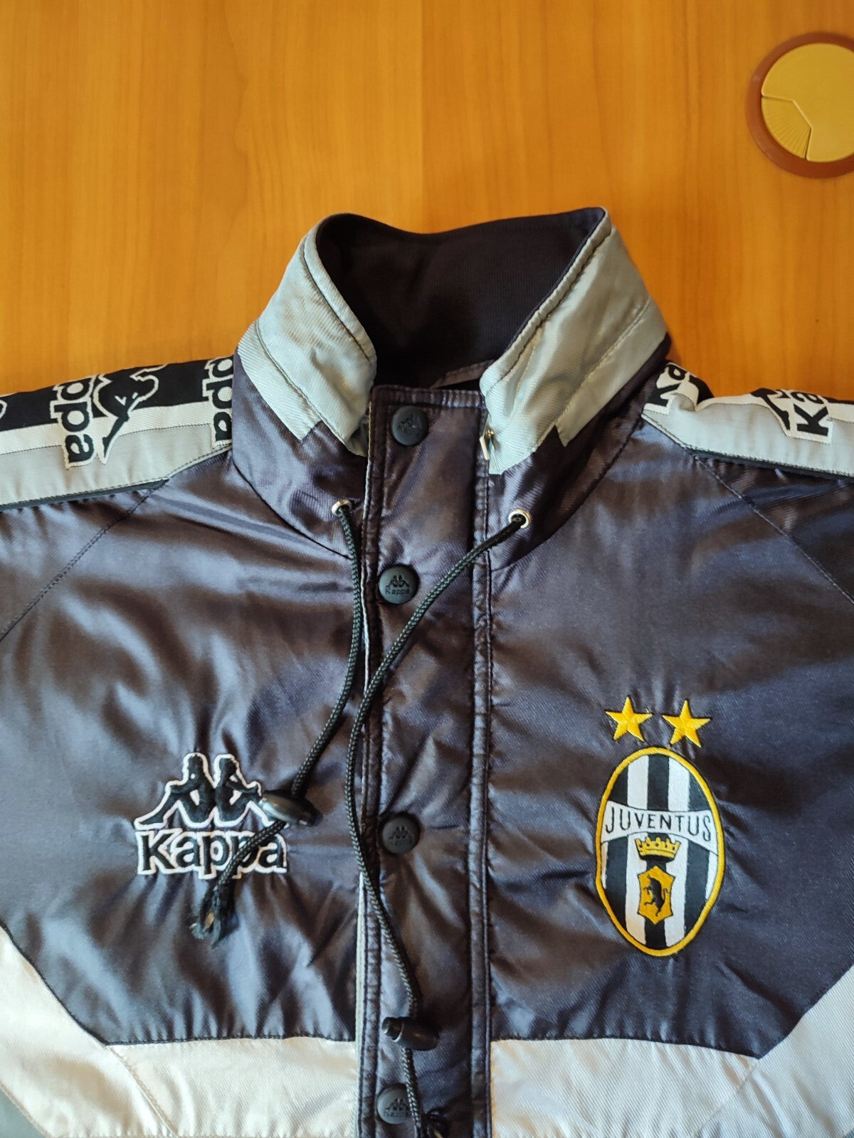 Juventus 1995 1996 1997 Size L Kappa football soccer jacket bench coat VINTAGE
