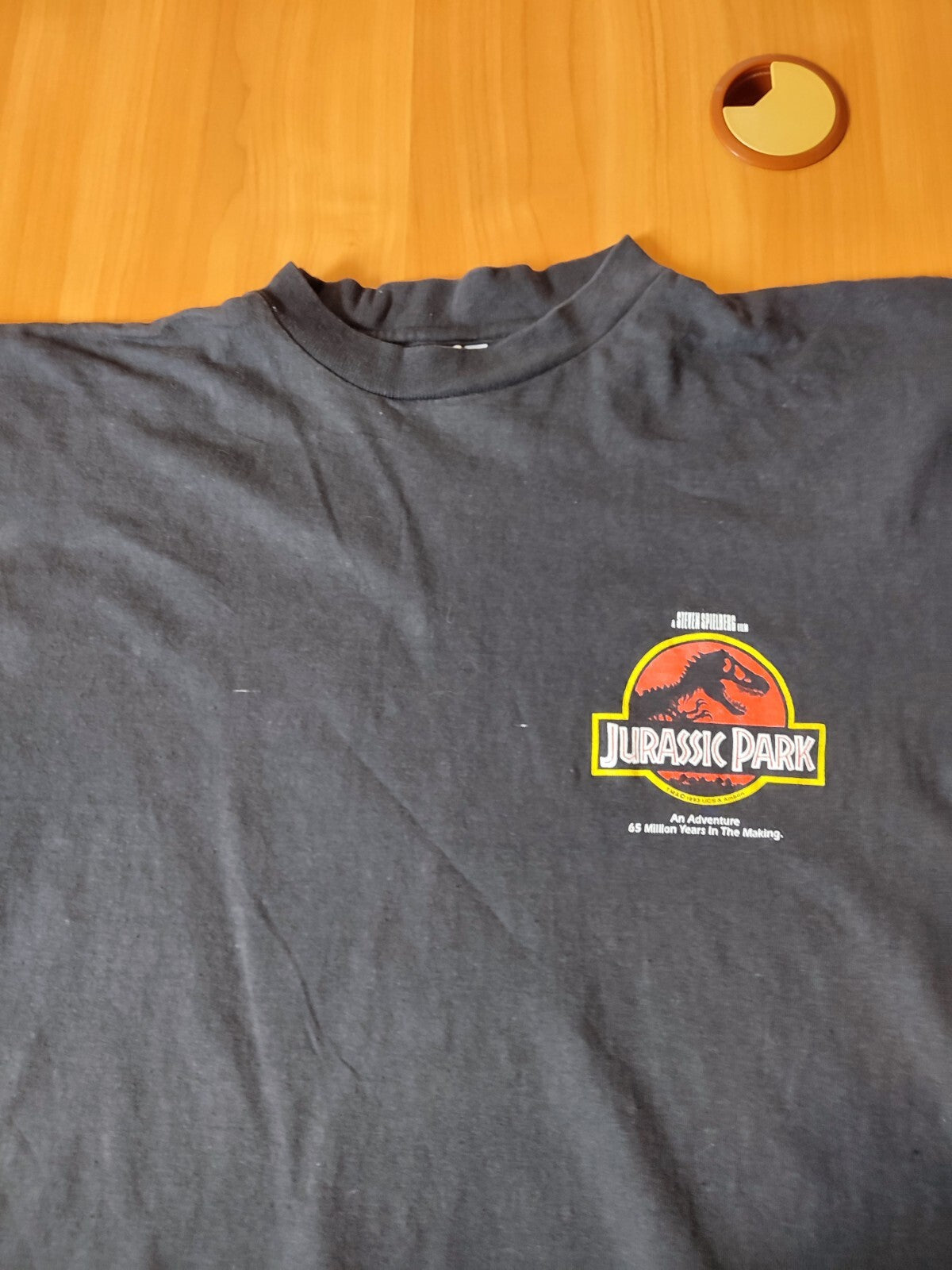 Jurassic Park An adventure 65 million years in the making Sz M shirt Cotton tee