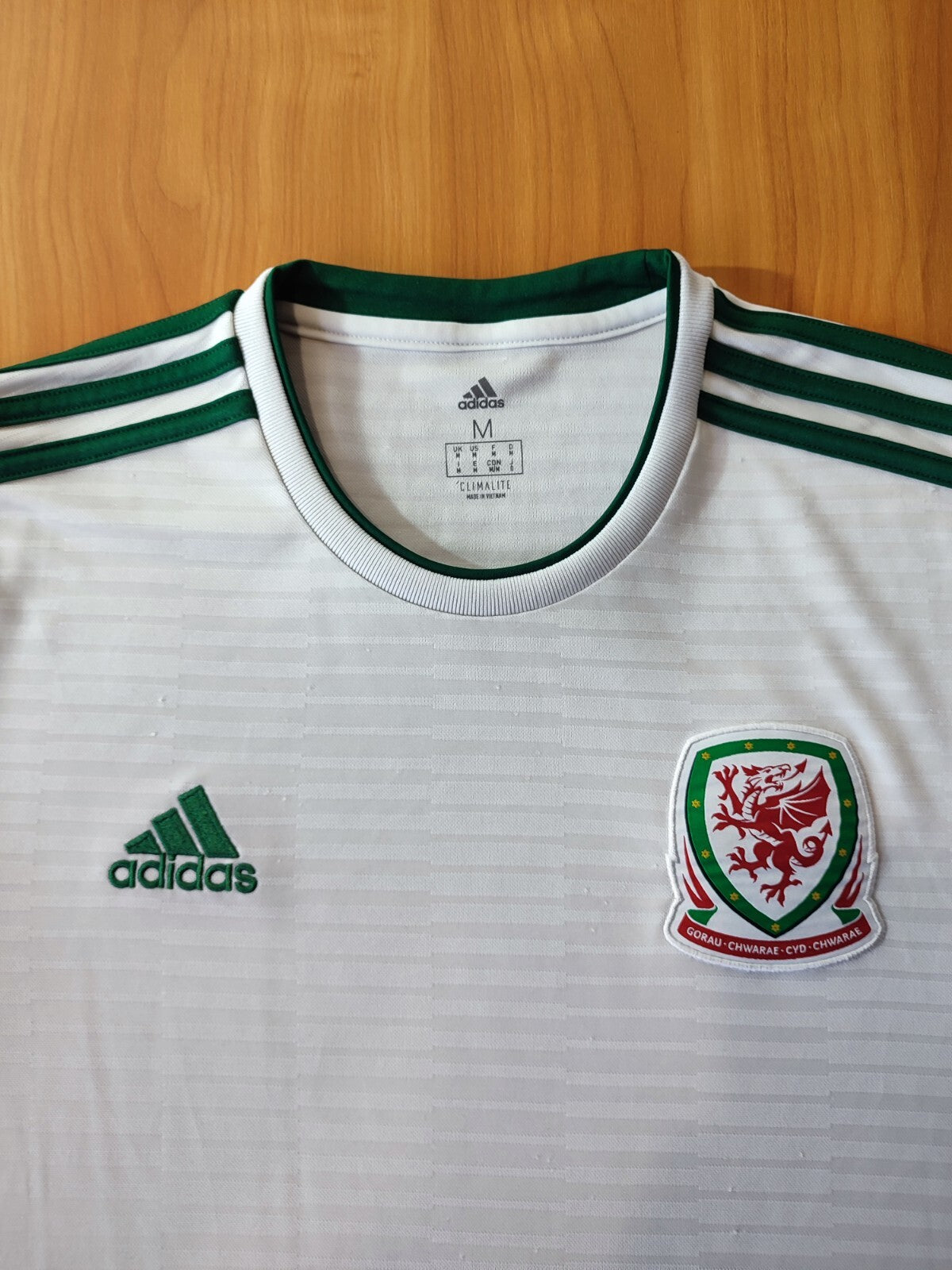Wales national team 2018 2019 away Sz M Adidas football shirt jersey soccer kit