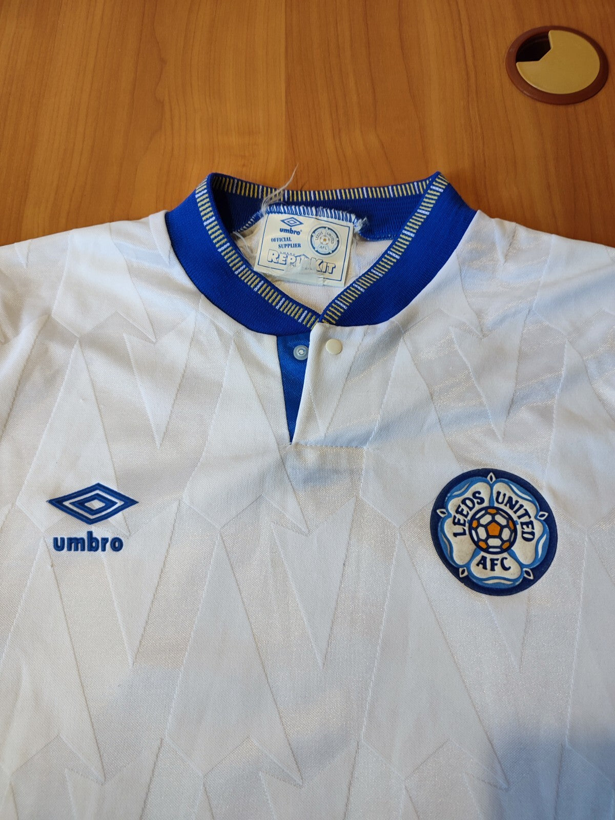 VINTAGE Leeds United 1990 1991 home Sz M Umbro jersey shirt soccer football kit