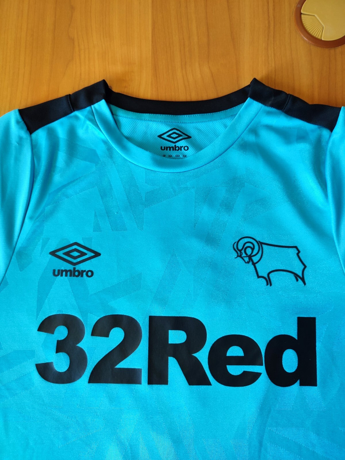 Derby County 2019 2020 away Sz M Umbro shirt jersey soccer football kit Shinnie