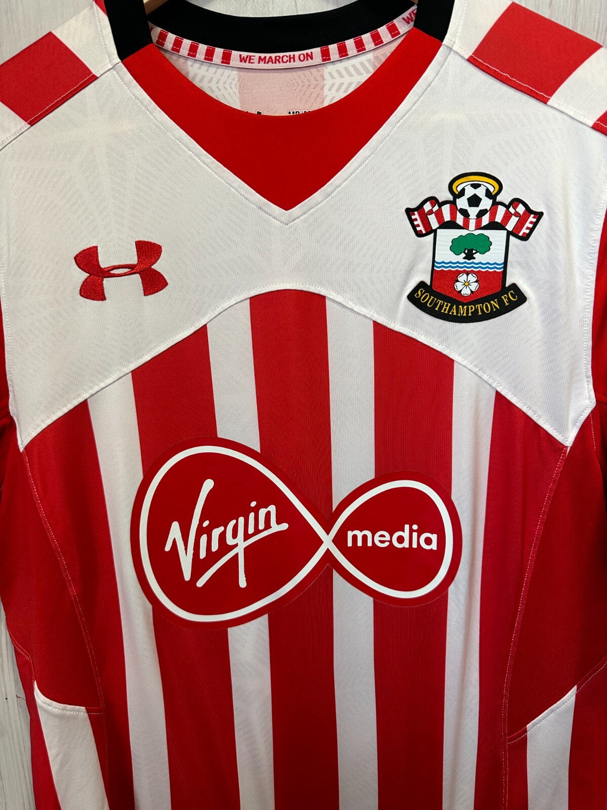 Southampton 2016 2017 home Size M Under Armour football soccer shirt jersey kit