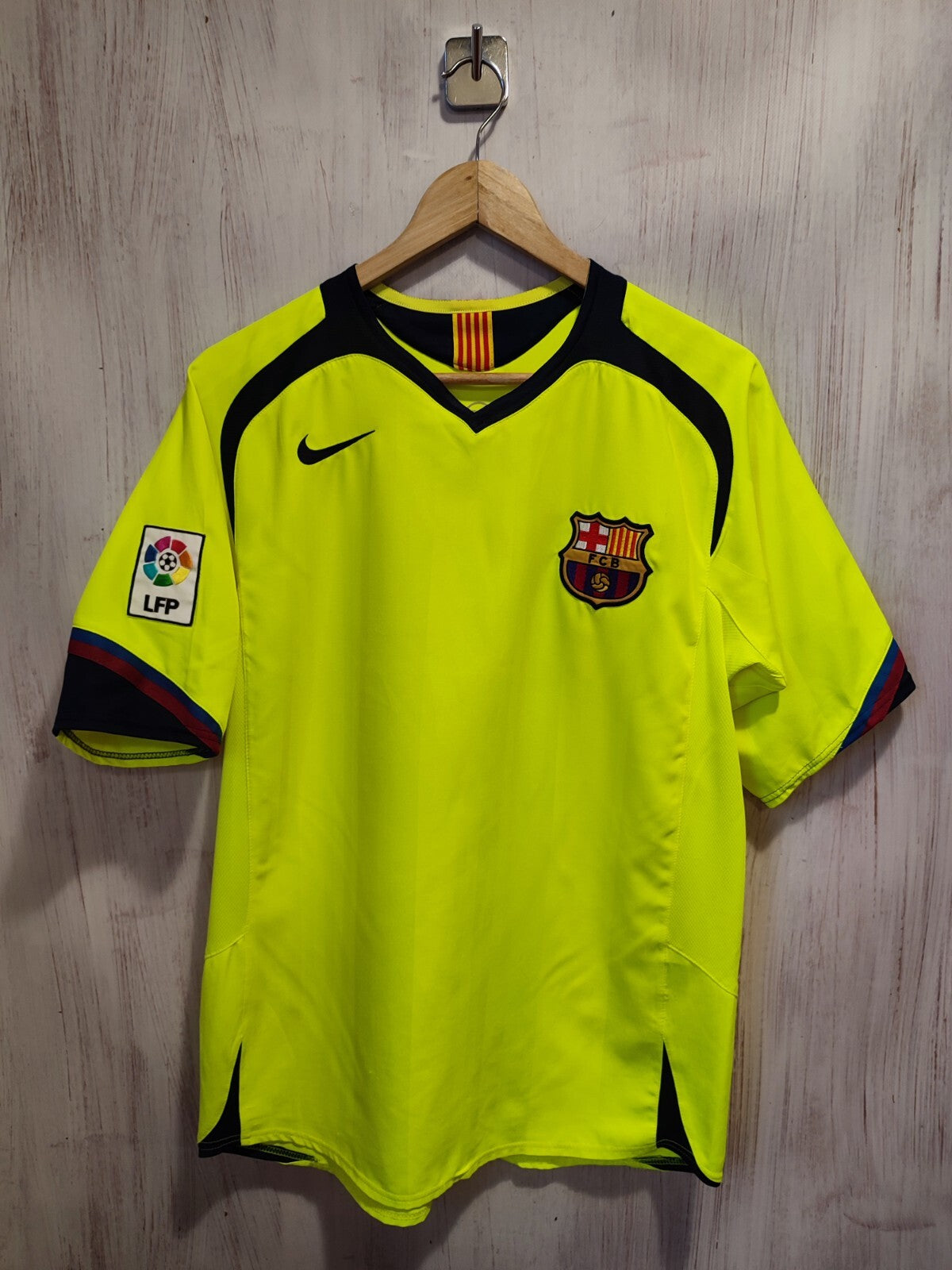 FC Barcelona 2005 2006 away Size M Nike football shirt jersey soccer Ronaldinho