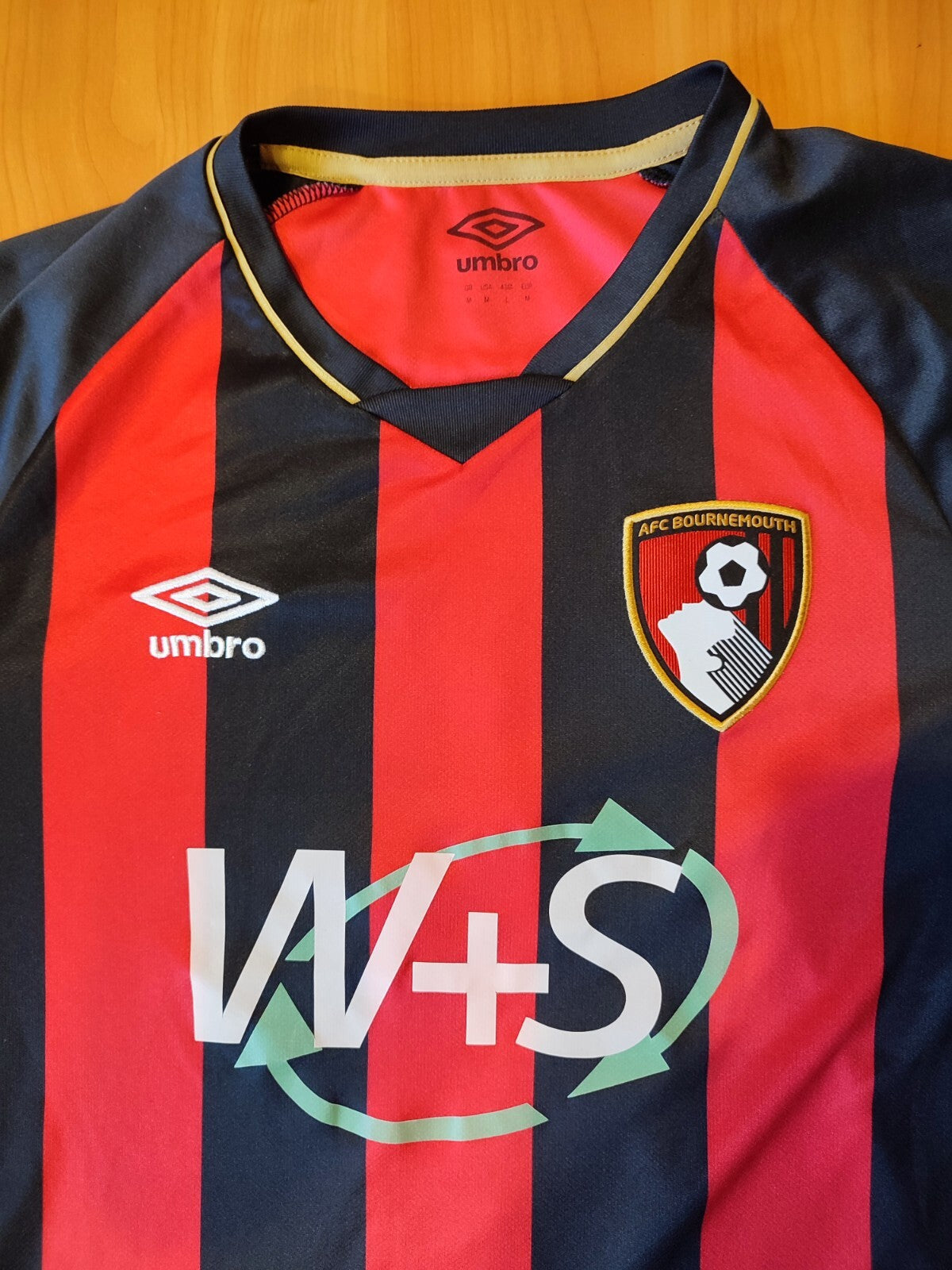 FC Bournemouth 2018 2019 home Size M Umbro soccer shirt jersey football kit tee
