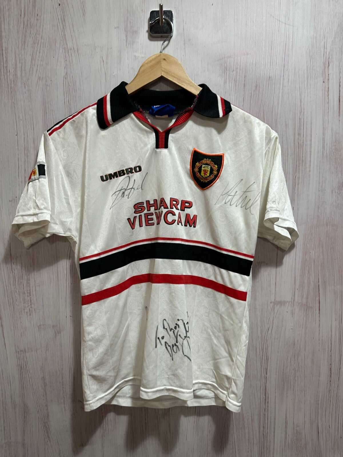 SIGNED kids Manchester United 1998 1999 away shirt jersey kit soccer football