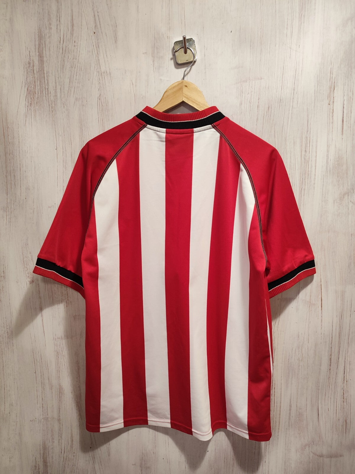 FC Southampton 2003 2004 2005 home  Sz M Saints football soccer shirt jersey kit