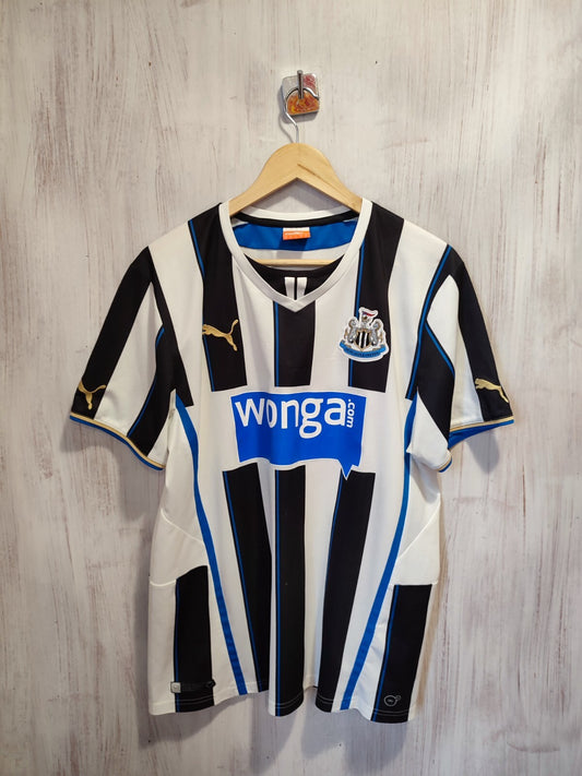 Newcastle United 2013 2014 home Size L Puma football soccer shirt jersey kit tee