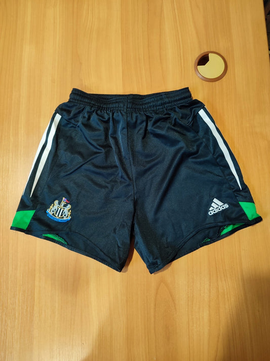 Kids Size 26" NEWCASTLE UNITED 2004 2005 home Adidas shorts football soccer kit