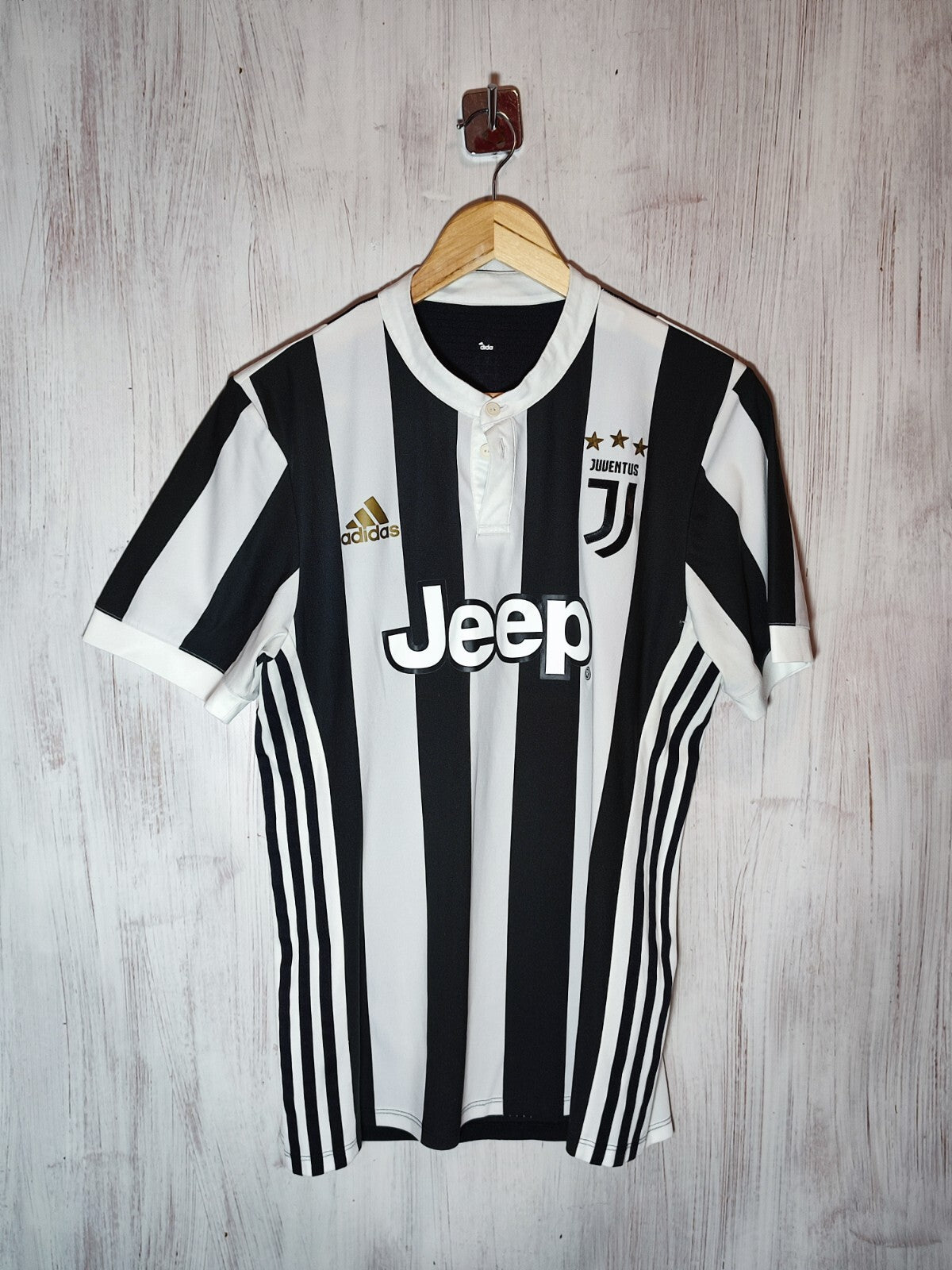 AUTHENTIC Juventus 2017 2018 home Size S Adidas shirt jersey football soccer kit