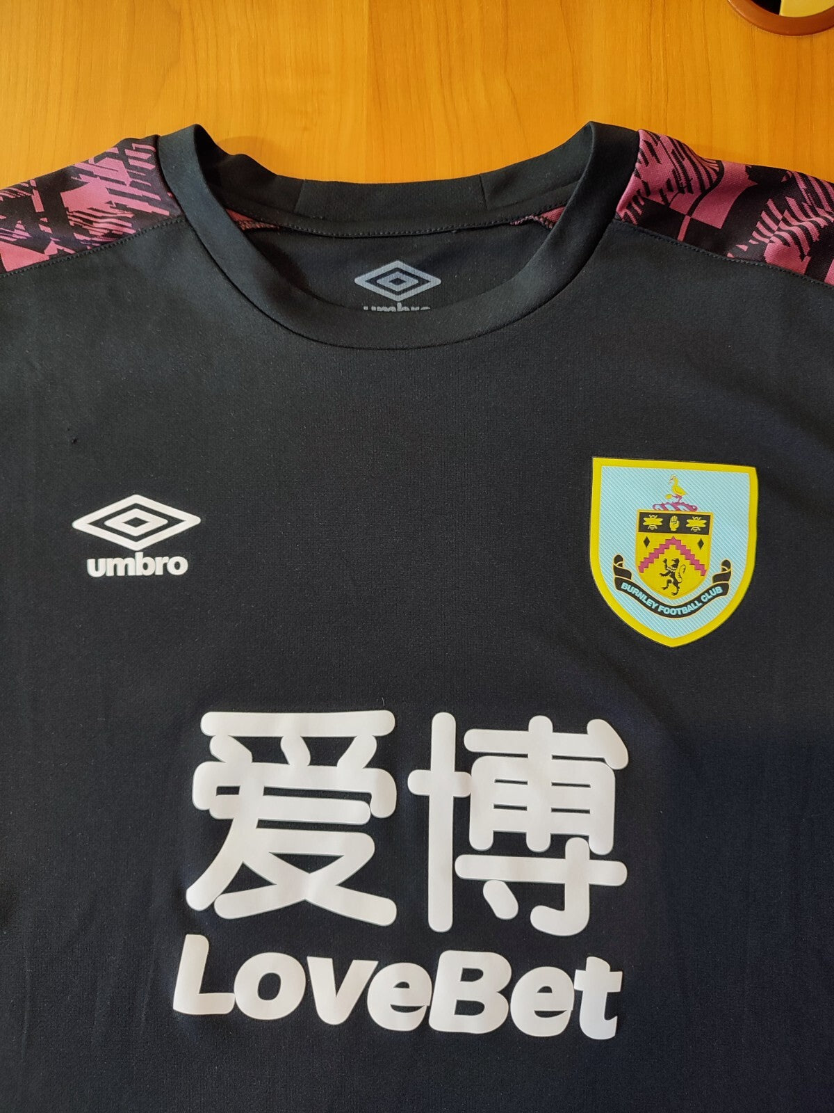 Burnley FC 2019 2020 Size XL Umbro football shirt soccer jersey maillot kit tee