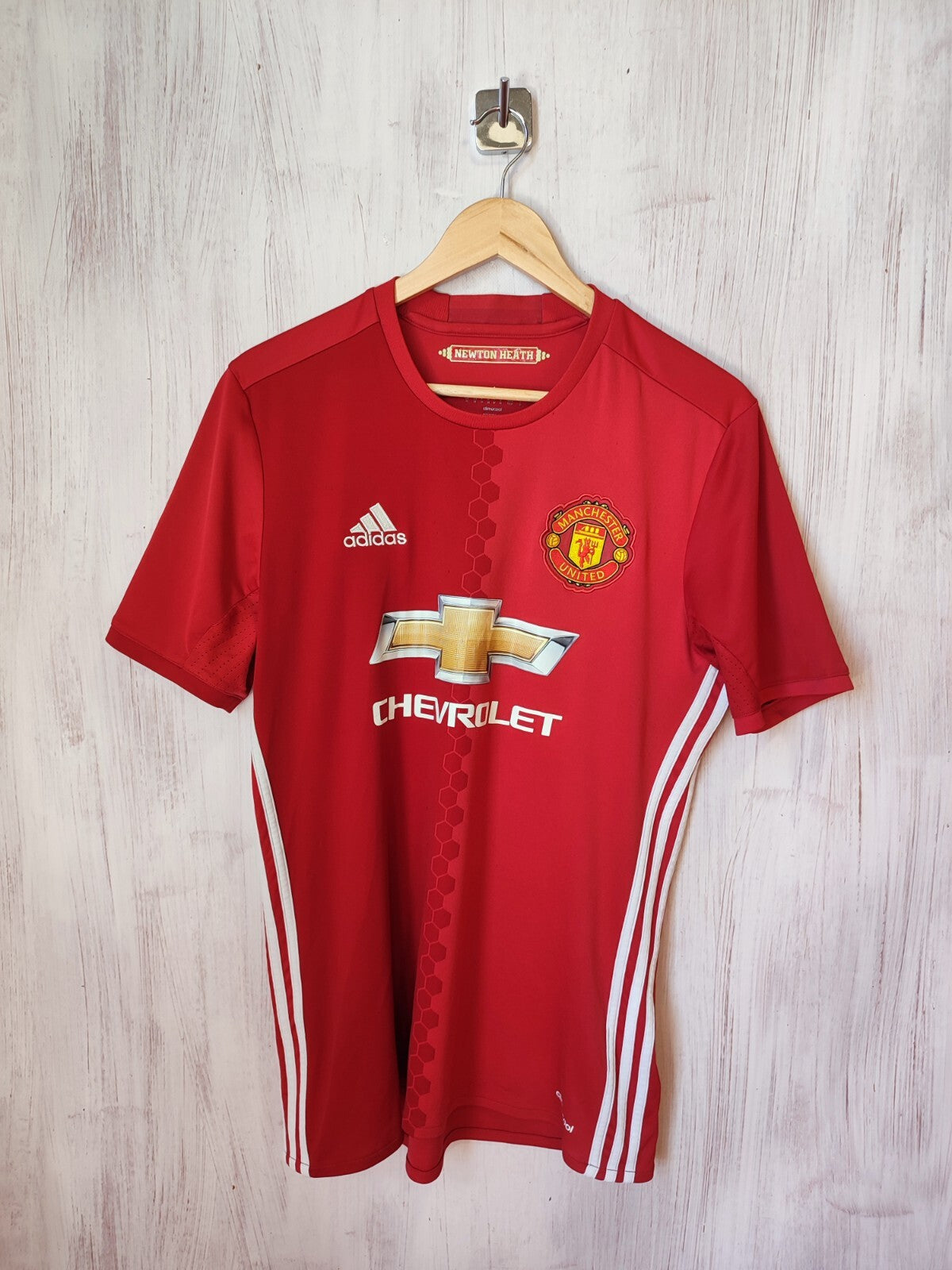 Manchester United 2016 2017 home Size M jersey soccer football shirt kit trikot