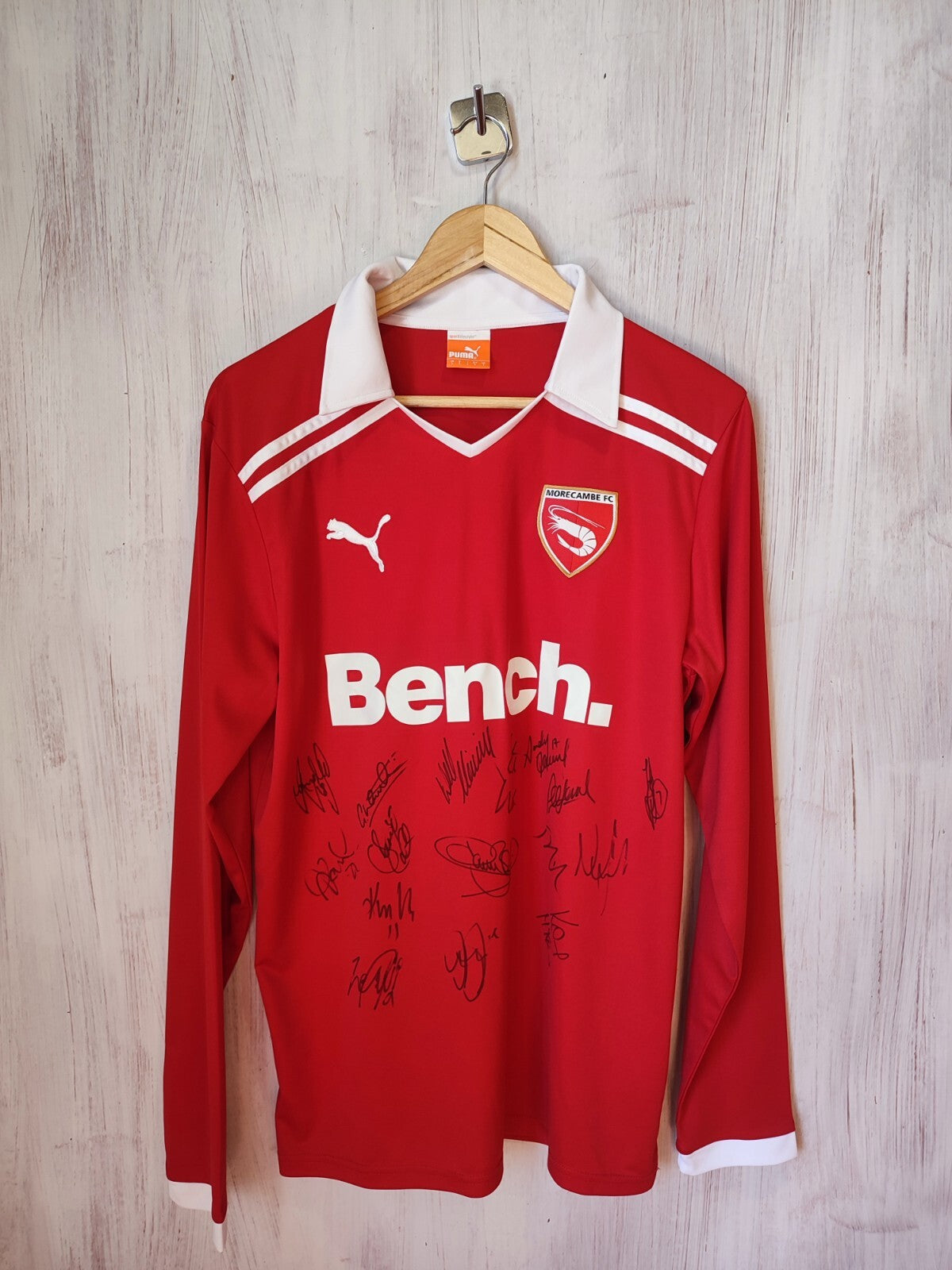 SIGNED Morecambe FC 2011 2012 home Size L Puma shirt jersey soccer football kit