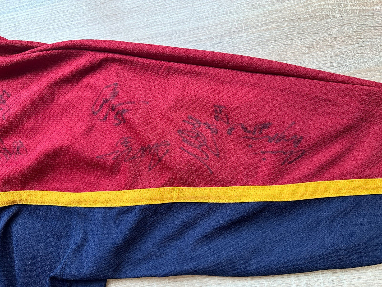 SIGNED Guildford Flames Size S ice hockey jersey shirt kit maillot trikot Small