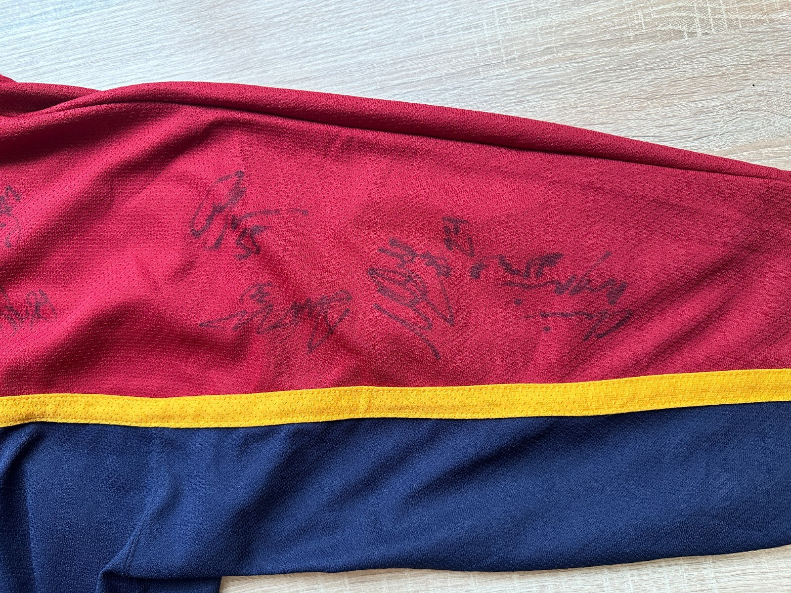 SIGNED Guildford Flames Size S ice hockey jersey shirt kit maillot trikot Small