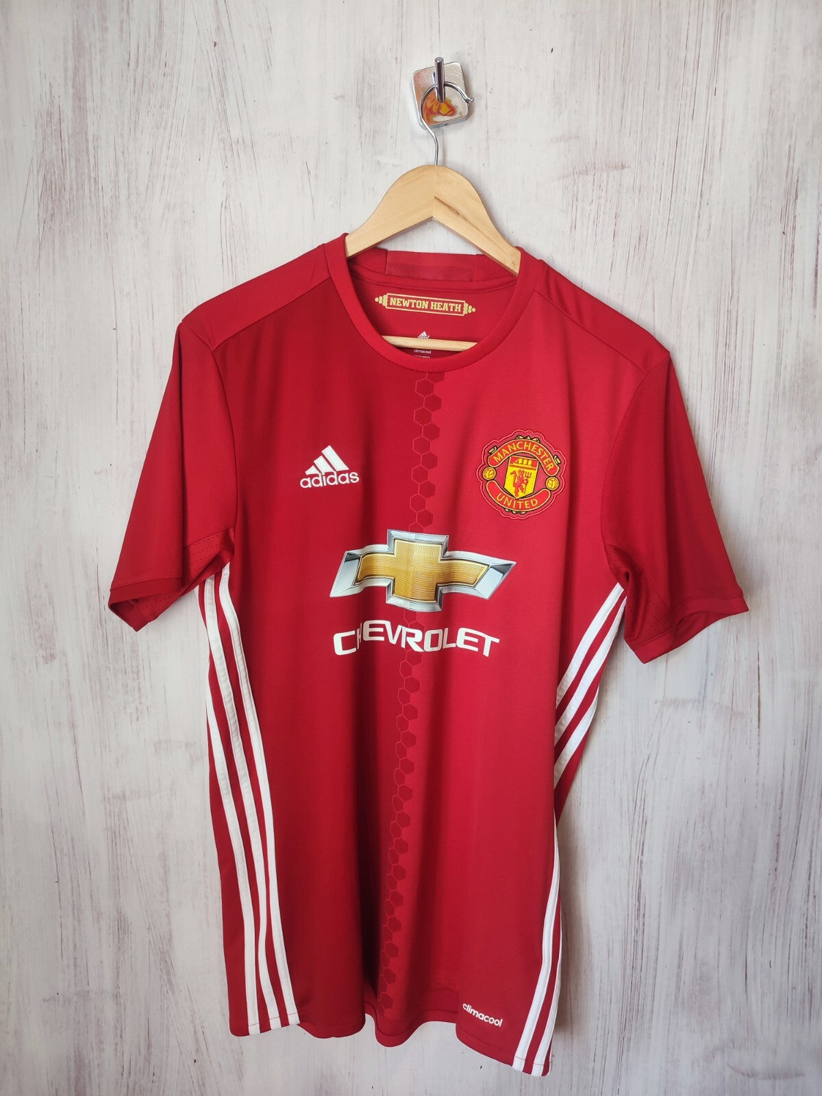 Manchester United 2016 2017 home Size M jersey soccer football shirt kit Adidas