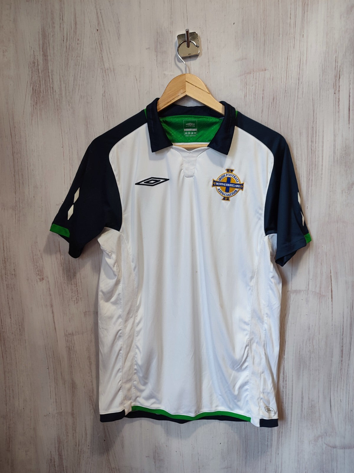 Northern Ireland 2009 2010 away Sz M Umbro shirt jersey soccer football kit tee