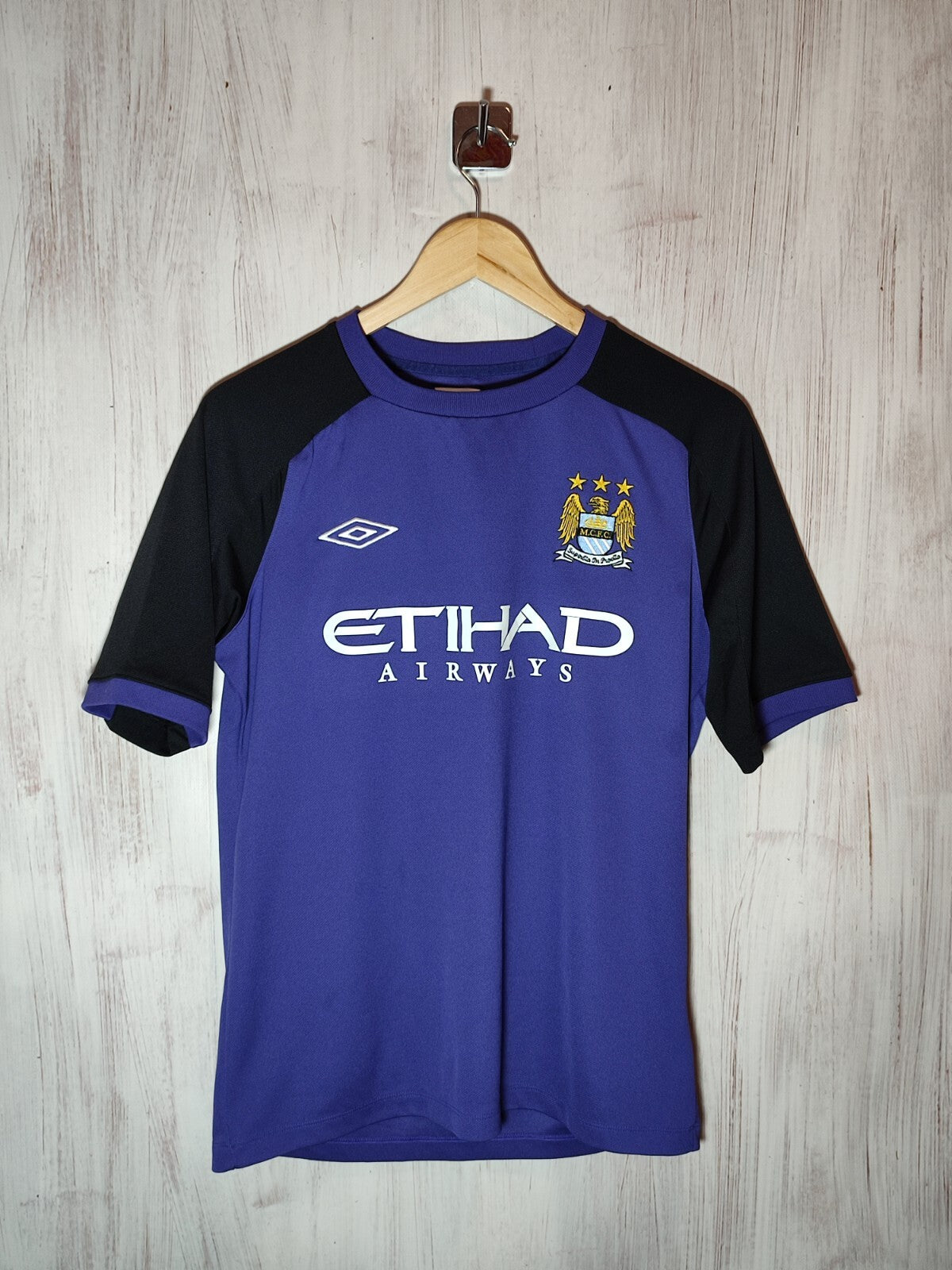 Manchester City 20009 2010 training Sz M Umbro football soccer shirt jersey kit