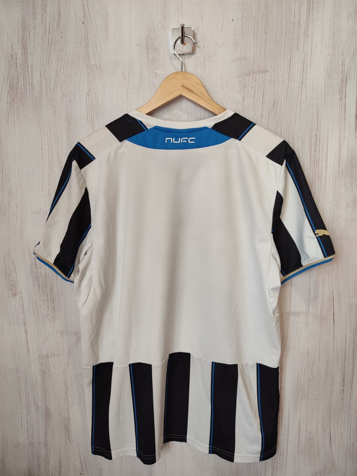 Newcastle United 2013 2014 home Size L Puma football soccer shirt jersey kit tee