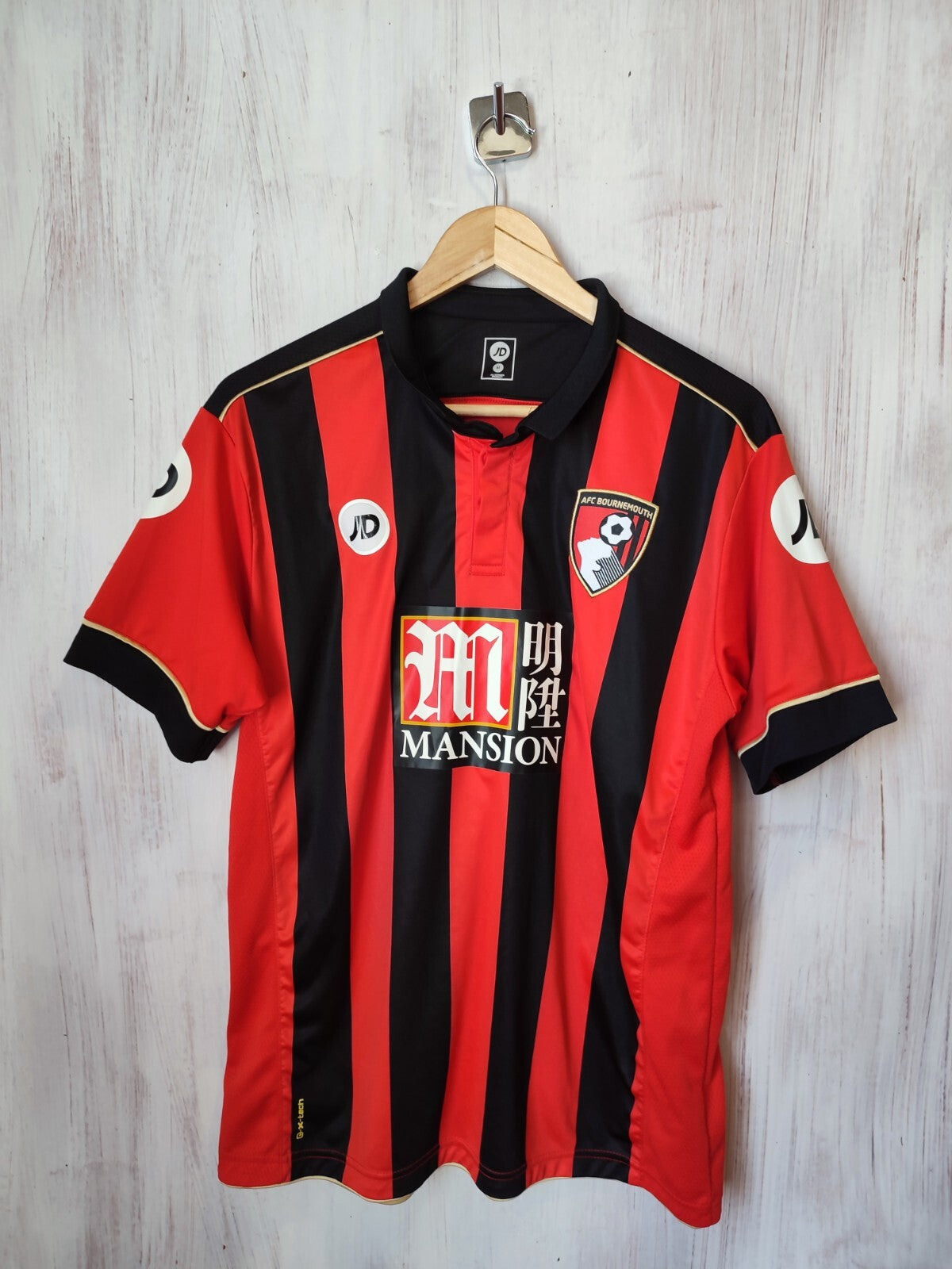 AFC Bournemouth 2016 2017 home Size M soccer shirt jersey football kit JD Sports