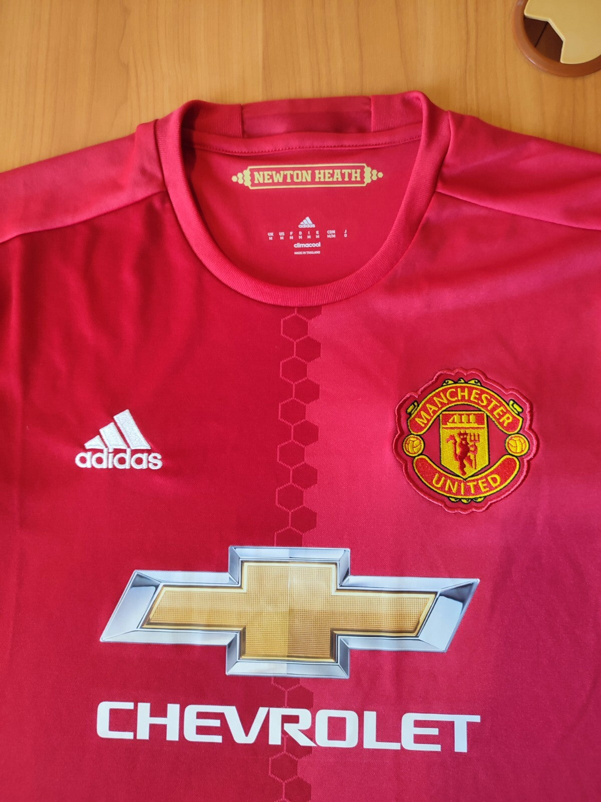 Manchester United 2016 2017 home Size M jersey soccer football shirt kit Adidas