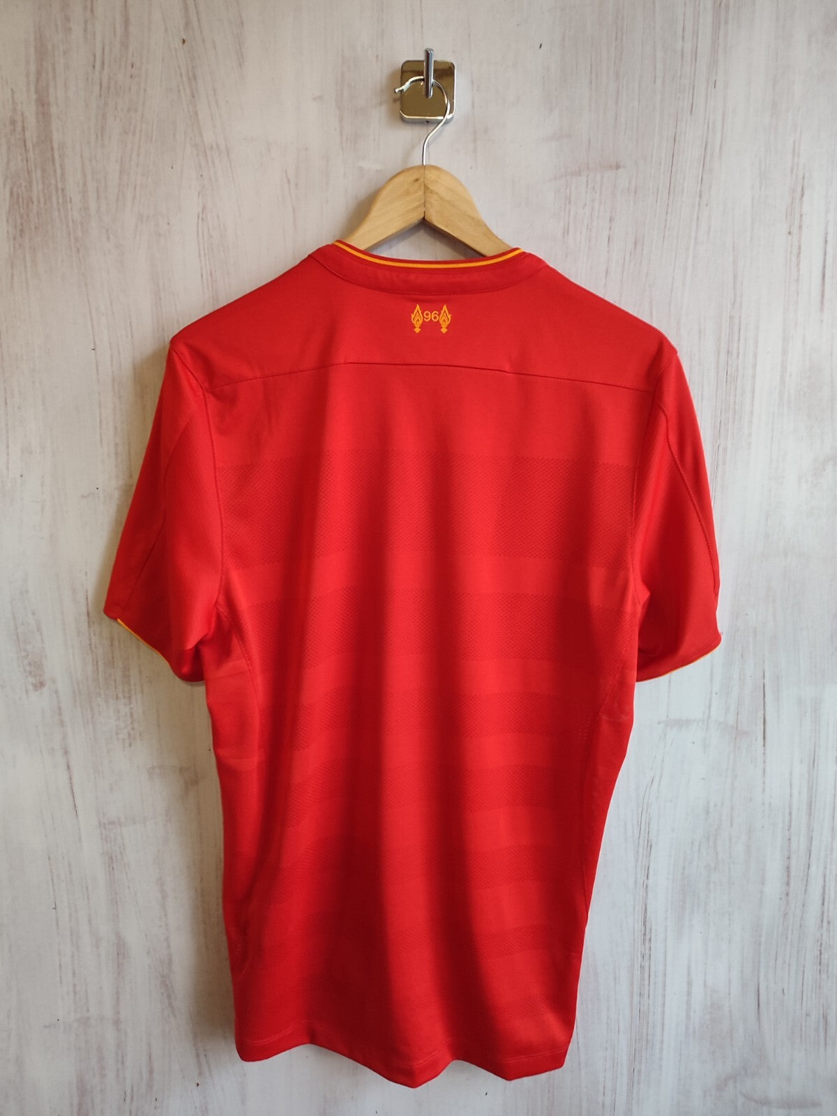 FC Liverpool 2016 2017 Home Size M shirt soccer jersey football kit maillot tee
