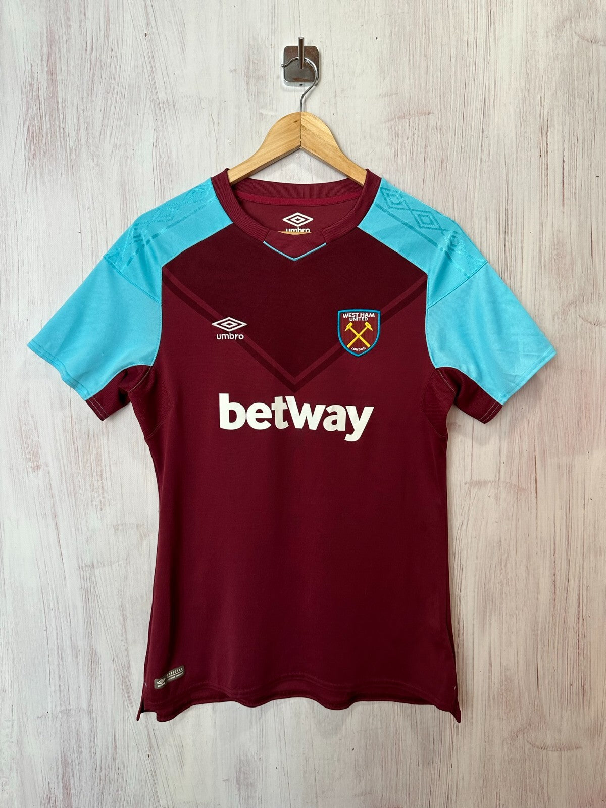 women's West Ham United 2017 2018 home Size L Umbro football shirt jersey soccer