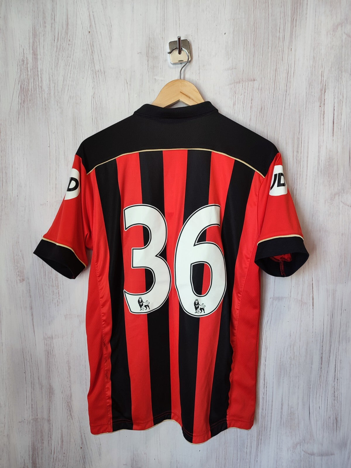 AFC Bournemouth 2016 2017 home Size M soccer shirt jersey football kit JD Sports