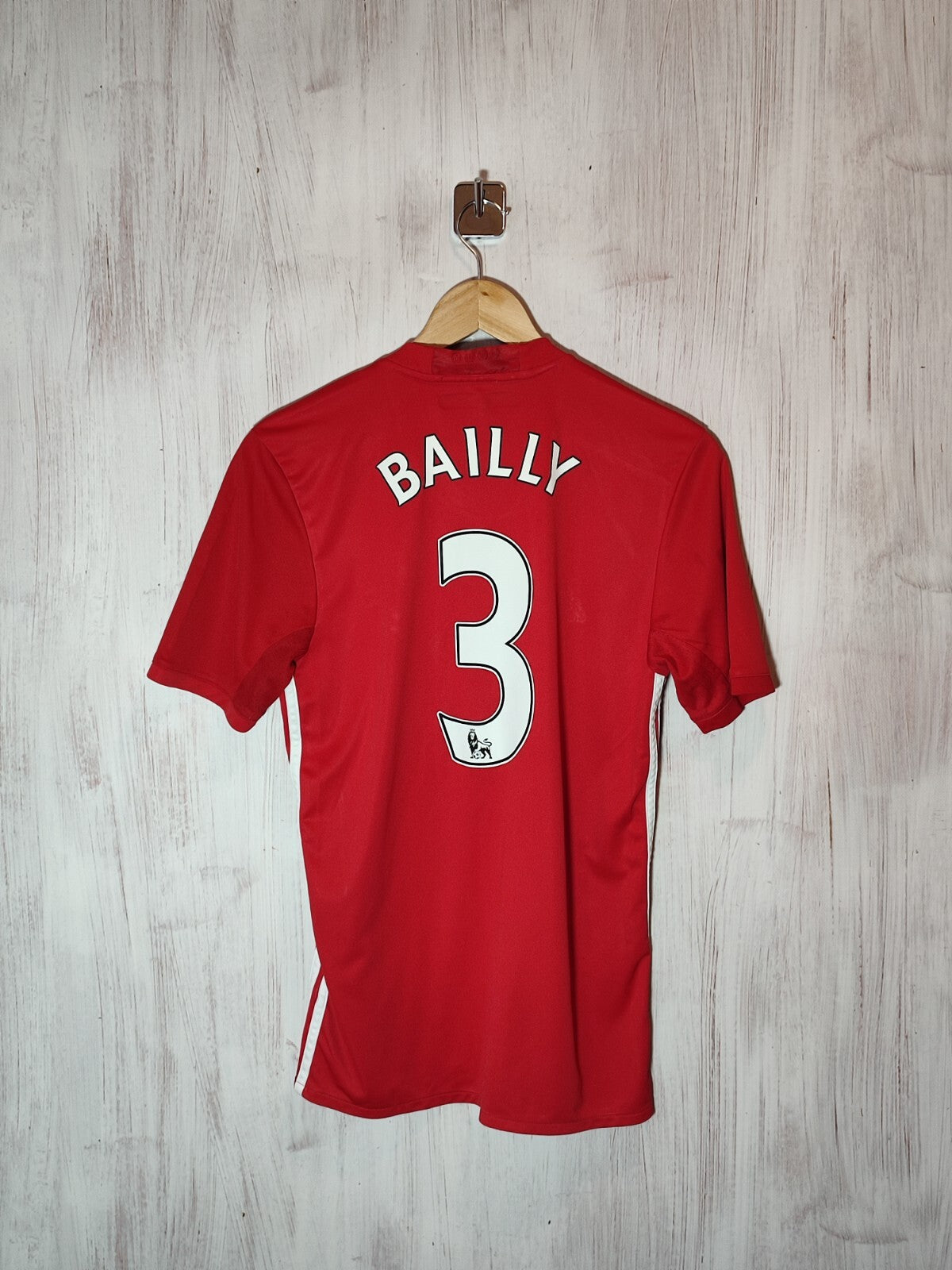 Manchester United 2016 2017 home Sz S Adidas football soccer shirt jersey Bailly