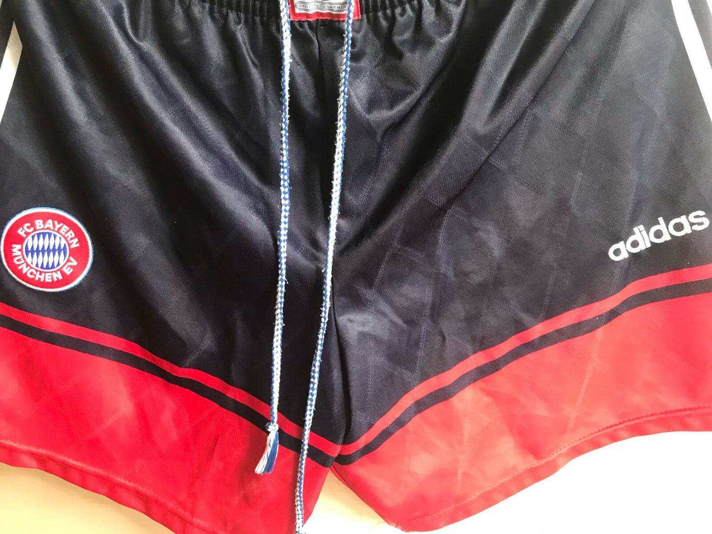 FC Bayern Munich 1997/1998/1999 away Size L Adidas football shorts soccer VTG