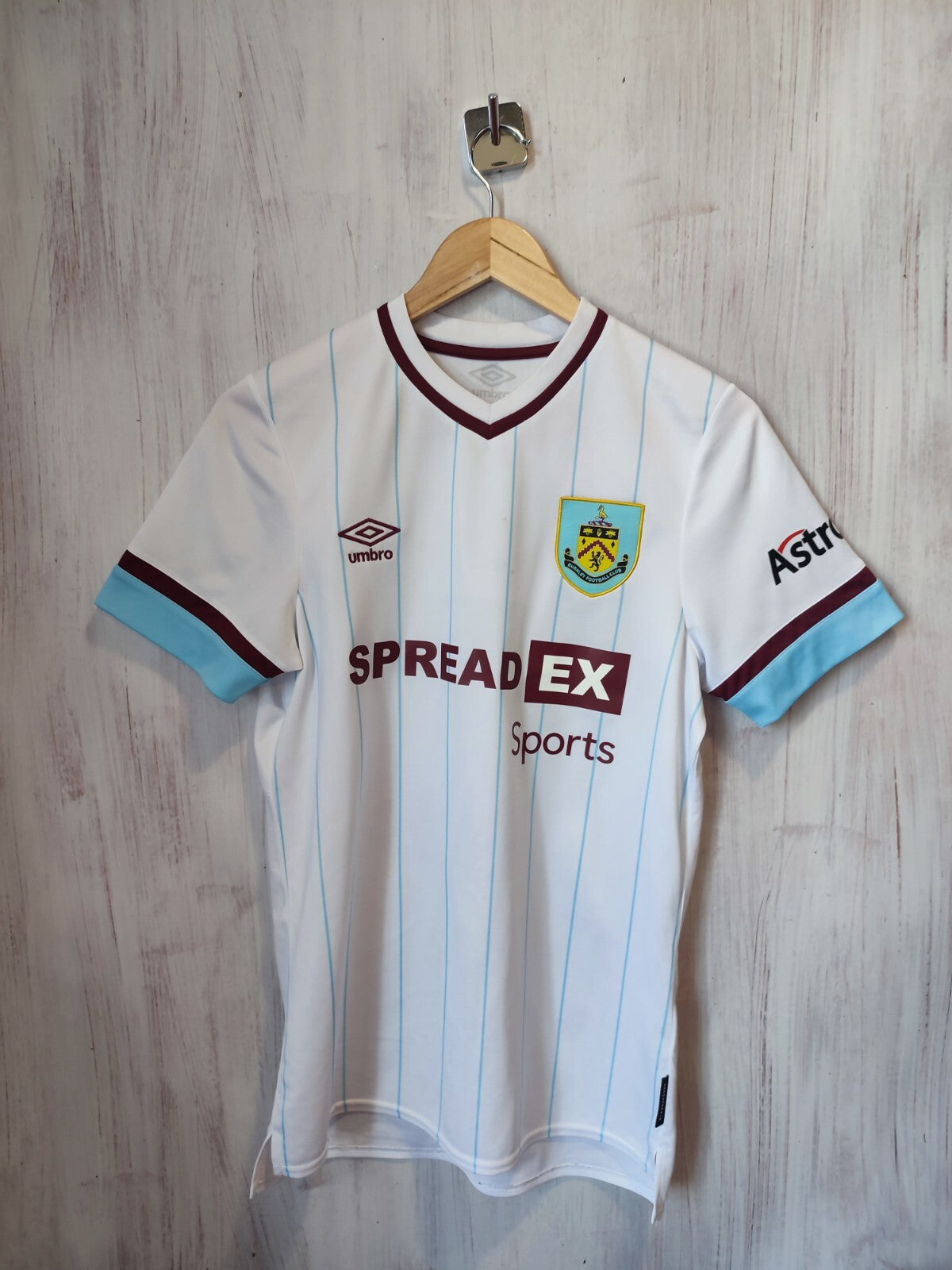 Burnley FC 2021 2022 away Size S Umbro football shirt soccer jersey kit tee