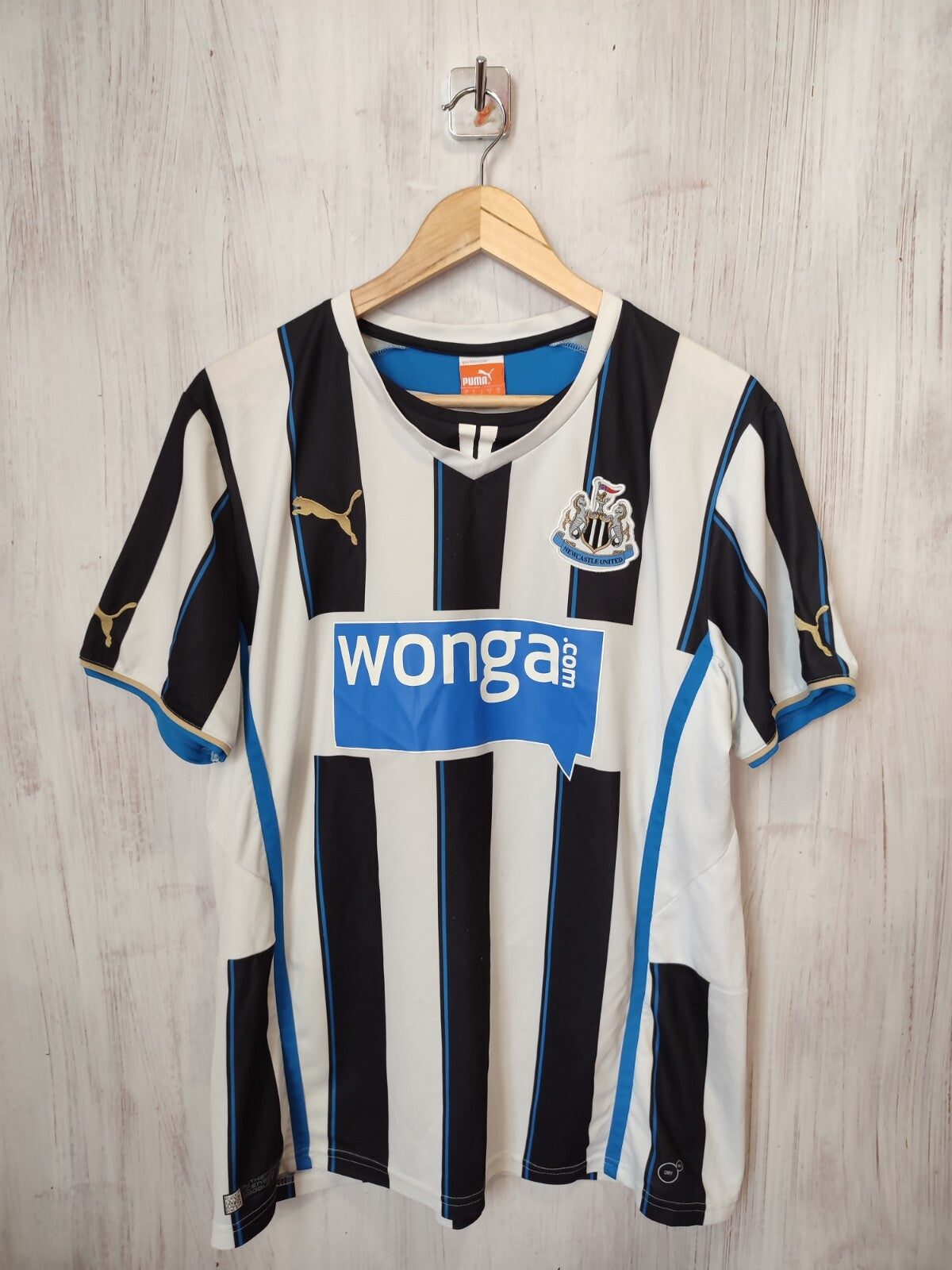 Newcastle United 2013 2014 home Size L Puma football soccer shirt jersey kit tee