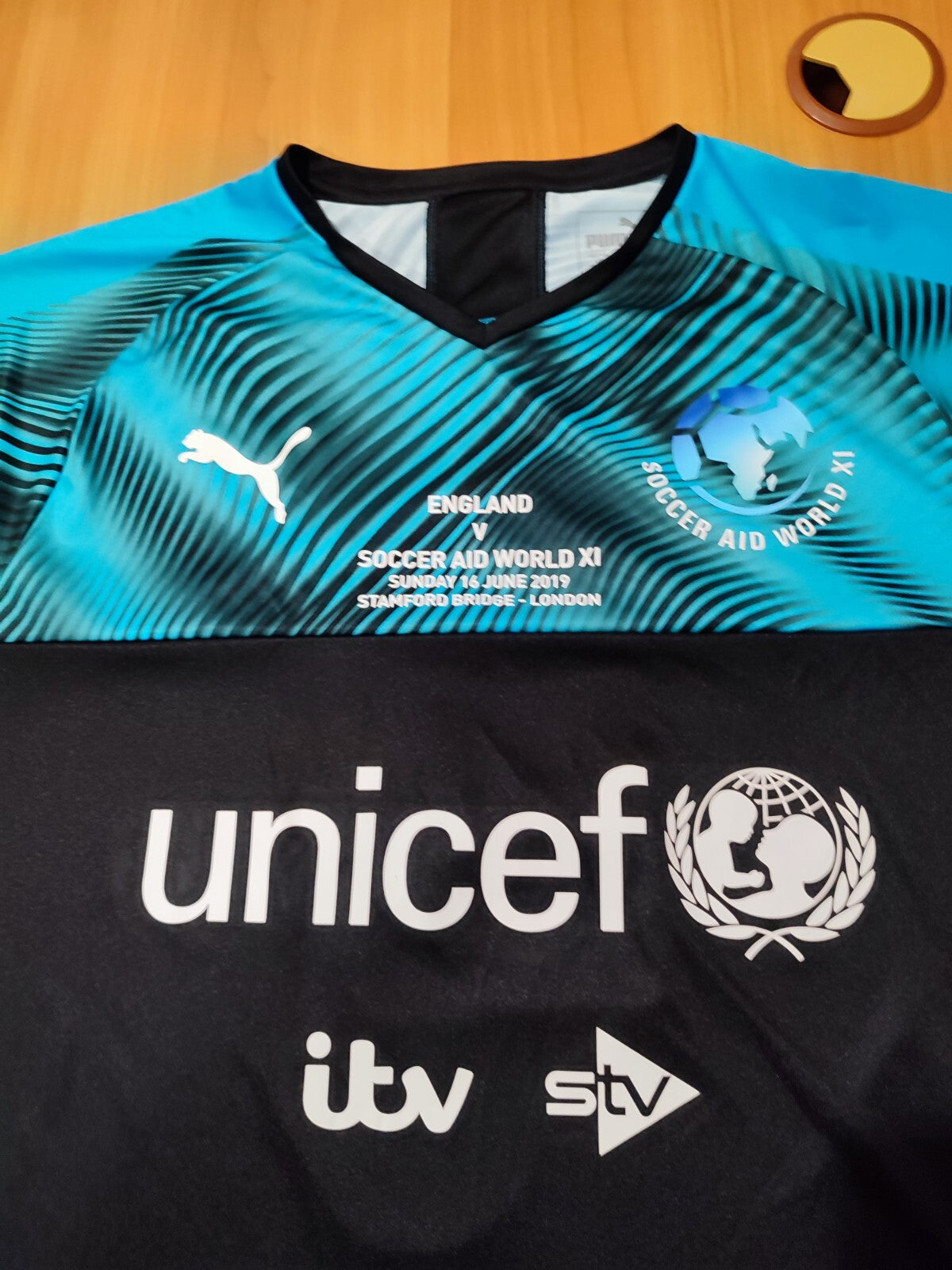 Soccer Aid 2019 home Size L Puma football shirt soccer jersey kit tee Roman Kemp