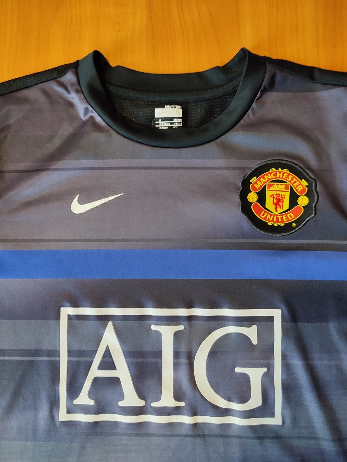 Manchester United 2009 2010 training Sz S Nike football shirt jersey soccer kit