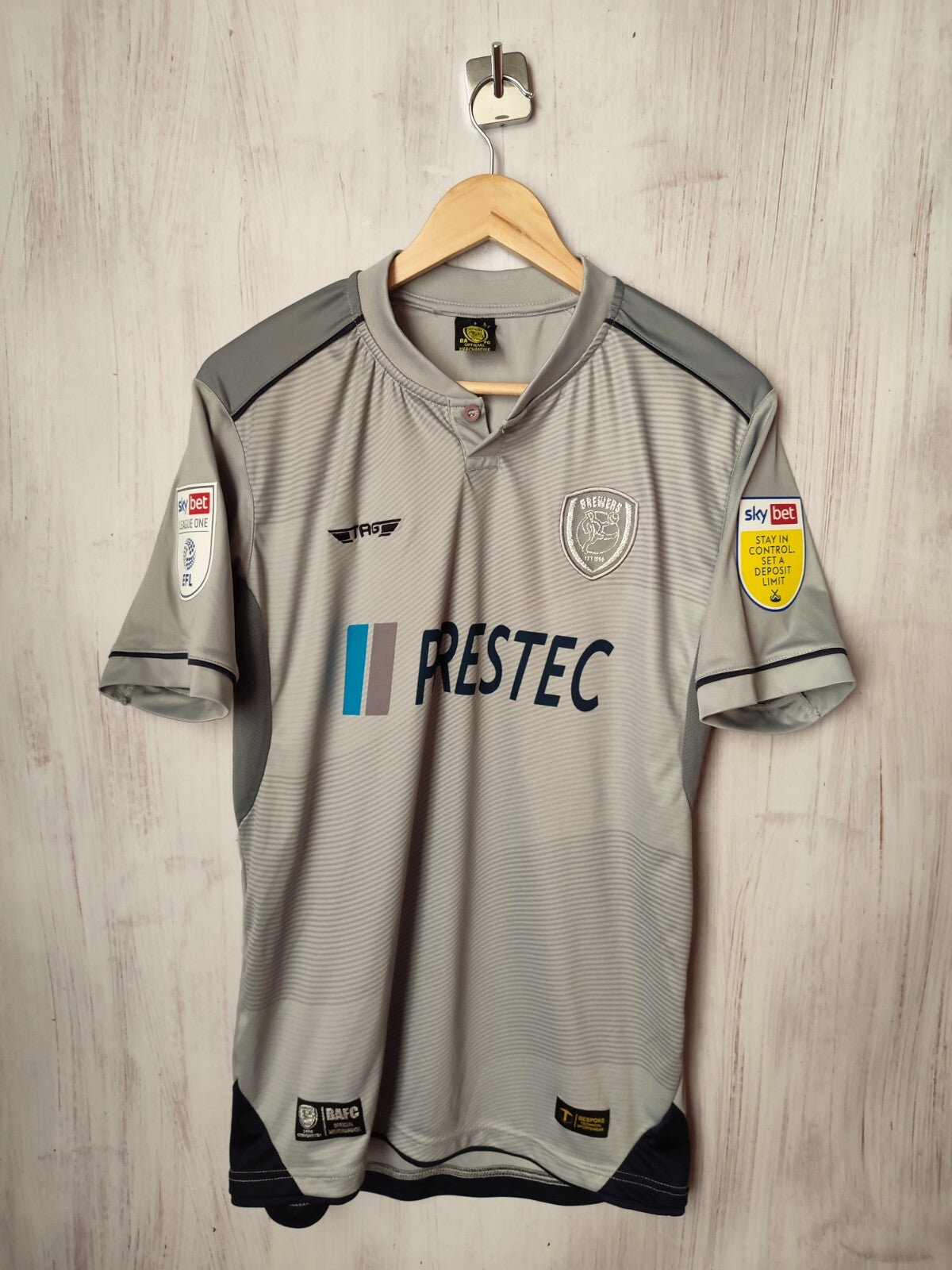 Burton Albion FC 2020 2021 away Size M soccer shirt jersey football kit Hemmings