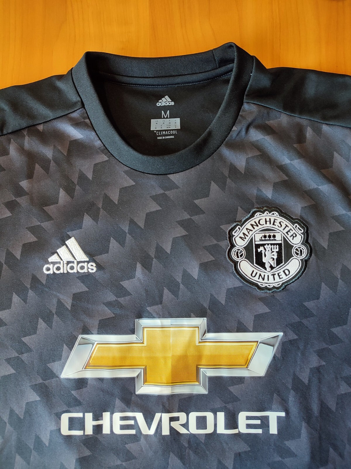 Manchester United 2017 2018 away Size M Adidas shirt jersey football kit Herrera
